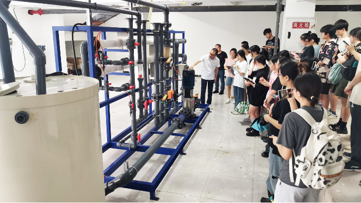 校企深化合作，重慶依斯倍走進重慶工商大學(xué)“廢水處理”課堂