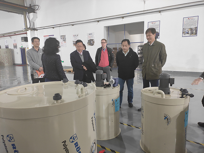 外企協(xié)會(huì)領(lǐng)導(dǎo)參觀依斯倍