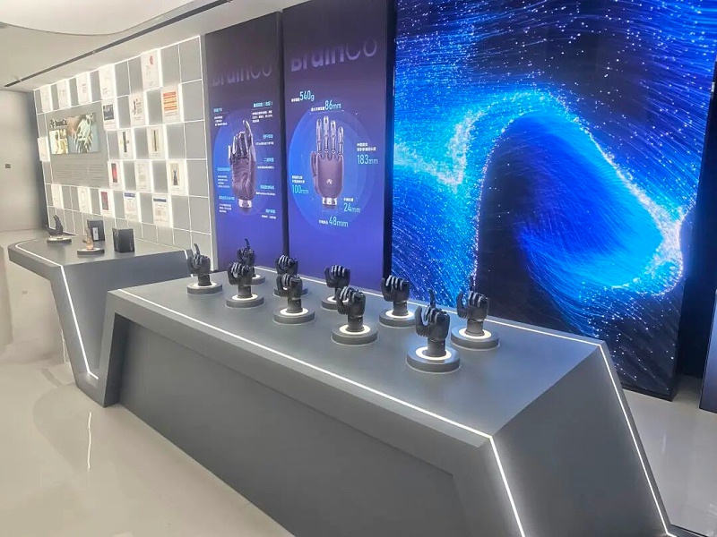 依斯倍一行前往浙江強(qiáng)腦科技參訪學(xué)習(xí) (2)