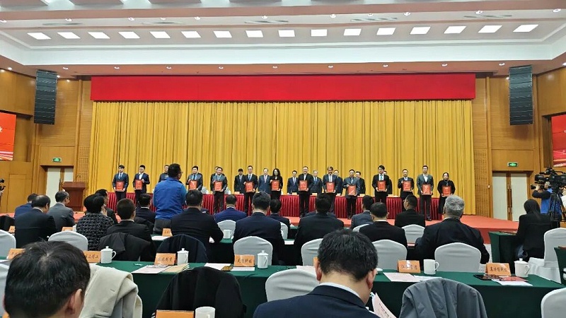 依斯倍受邀出席蘇州市新型工業(yè)化推進(jìn)會(huì)暨“AI+制造”創(chuàng)新發(fā)展大會(huì) (2)