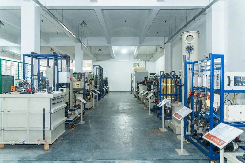 依斯倍受邀出席蘇州市新型工業(yè)化推進(jìn)會(huì)暨“AI+制造”創(chuàng)新發(fā)展大會(huì) (4)